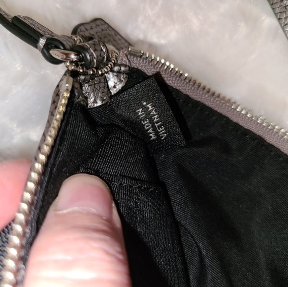 Coach wristlet Black and Silver - Picture 6 of 7